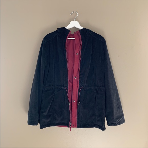 St. John’s Bay rain jacket - Picture 4 of 7